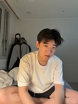 k-kinky online show from June 4, 2026, 4:55 pm