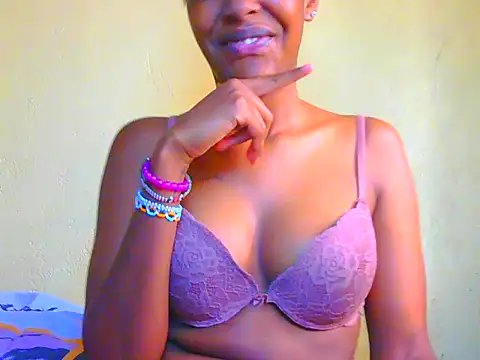 Snapshot of prettysuri22 chatting on June 3, 2026, 7:31 am prettysuri22 online show from June 3, 2026, 7:31 am