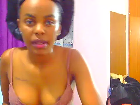 Snapshot of prettysuri22 chatting on June 7, 2026, 10:26 pm prettysuri22 online show from June 7, 2026, 10:26 pm