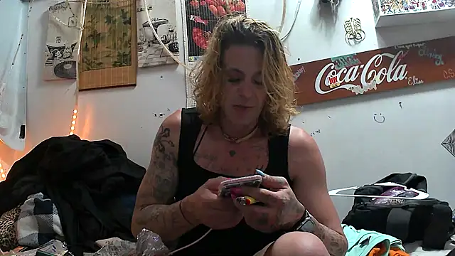 VanillaSnowcones online show from June 14, 2026, 8:04 am