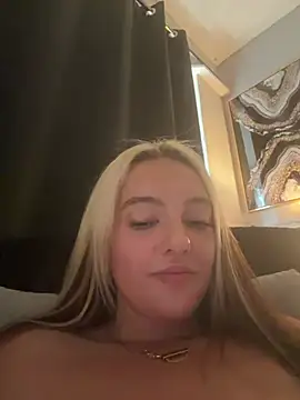 naughtygirl6989 online show from July 13, 2026, 7:35 pm