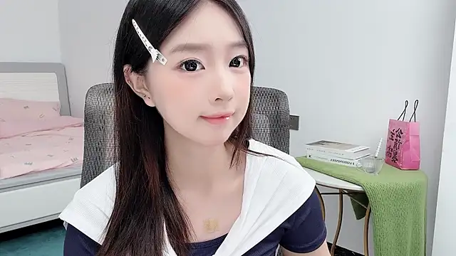 Yoyo33355 online show from June 16, 2026, 3:17 am