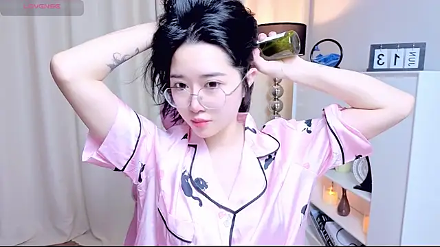Snapshot of miuu6868 chatting on June 14, 2026, 2:24 am miuu6868 online show from June 14, 2026, 2:24 am