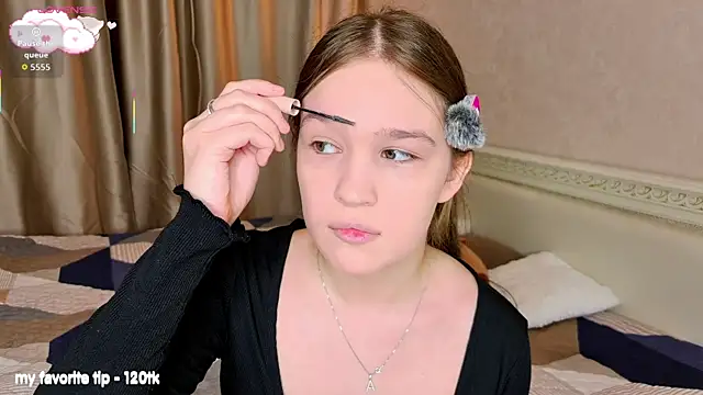 PlayfulMelly online show from July 7, 2026, 3:15 pm