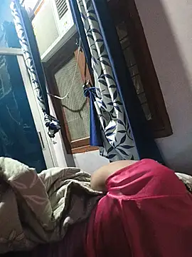 Snapshot of sexycouplesdesii chatting on June 10, 2026, 7:04 pm sexycouplesdesii online show from June 10, 2026, 7:04 pm