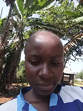 Snapshot of Ebonylouisa chatting on July 7, 2026, 7:45 am Ebonylouisa online show from July 7, 2026, 7:45 am