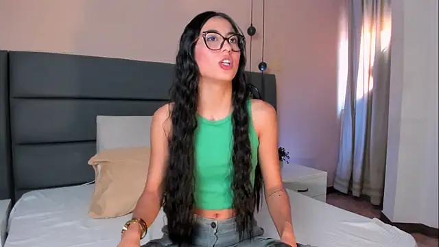 Snapshot of KatherinSky chatting on July 14, 2026, 6:25 pm KatherinSky online show from July 14, 2026, 6:25 pm