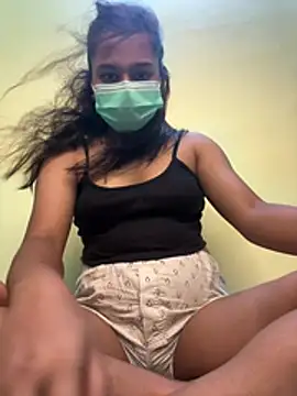Snapshot of Yalina_ chatting on June 6, 2026, 8:03 pm Yalina online show from June 6, 2026, 8:03 pm