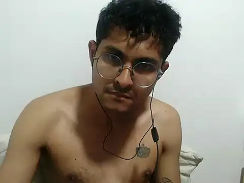 Snapshot of xanderlover chatting on June 24, 2026, 11:46 pm xanderlover online show from June 24, 2026, 11:46 pm