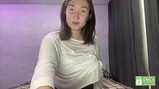 LaylaKrasnici online show from July 1, 2026, 8:47 am