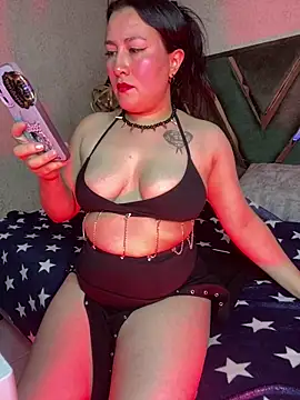Snapshot of Darg_Moon chatting on June 10, 2026, 7:26 pm Darg Moon online show from June 10, 2026, 7:26 pm