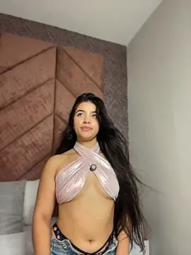 Snapshot of Amel_Rosse chatting on June 7, 2026, 2:33 pm Amel Rosse online show from June 7, 2026, 2:33 pm