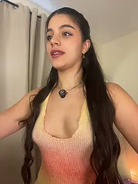 Snapshot of Amel_Rosse chatting on July 23, 2026, 12:57 pm Amel Rosse online show from July 23, 2026, 12:57 pm