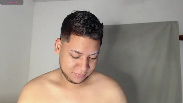 Snapshot of nicolas_cr1 chatting on June 7, 2026, 8:03 pm nicolas cr1 online show from June 7, 2026, 8:03 pm