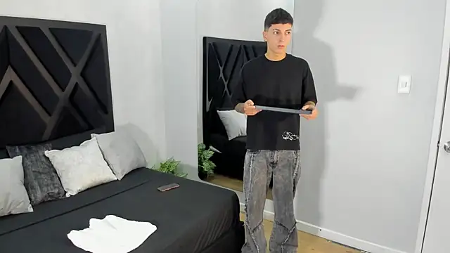 Snapshot of Gian_Rossi chatting on June 30, 2026, 11:32 am Gian Rossi online show from June 30, 2026, 11:32 am