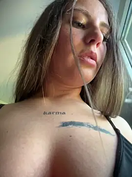 vanessabaddie online show from June 3, 2026, 4:57 am