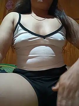 Snapshot of Mymy_baby chatting on July 17, 2026, 1:19 pm Mymy baby online show from July 17, 2026, 1:19 pm