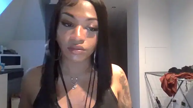Snapshot of Loren4a chatting on June 1, 2026, 7:13 pm Loren4a online show from June 1, 2026, 7:13 pm