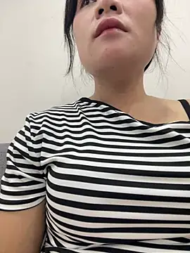 Luna-mi online show from July 8, 2026, 1:01 pm