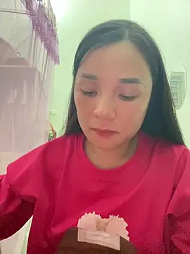 Luna-mi online show from June 28, 2026, 1:28 pm