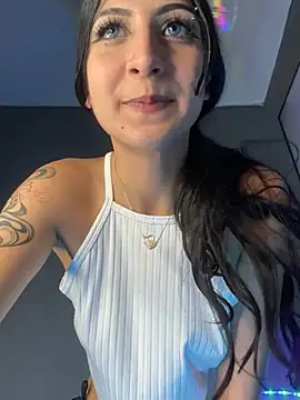 Snapshot of Naaria_ chatting on June 19, 2026, 2:28 am Naaria online show from June 19, 2026, 2:28 am