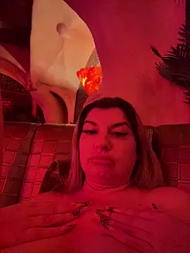 Snapshot of evaxxxcurvyxxx chatting on May 31, 2026, 7:47 pm evaxxxcurvyxxx online show from May 31, 2026, 7:47 pm