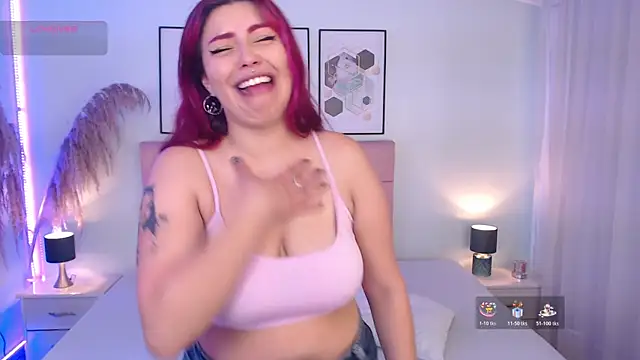 Snapshot of LilMoon_ chatting on July 7, 2026, 12:20 pm LilMoon online show from July 7, 2026, 12:20 pm