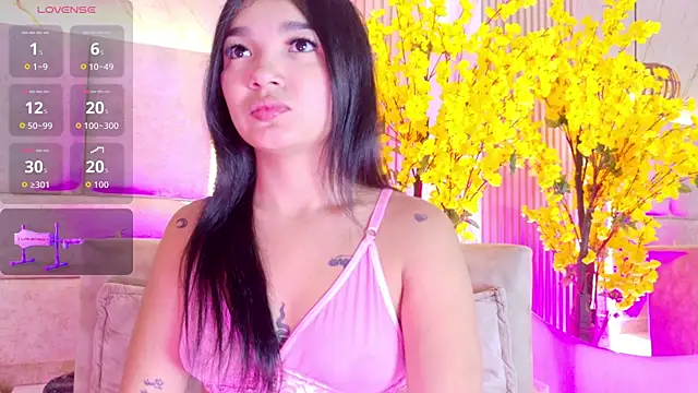 JuliiaSantos online show from May 31, 2026, 2:28 am