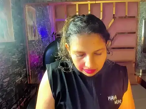 Danna Sg online show from June 3, 2026, 2:45 am