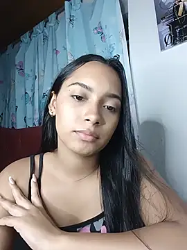 Snapshot of xcleila chatting on July 19, 2026, 6:33 am xcleila online show from July 19, 2026, 6:33 am