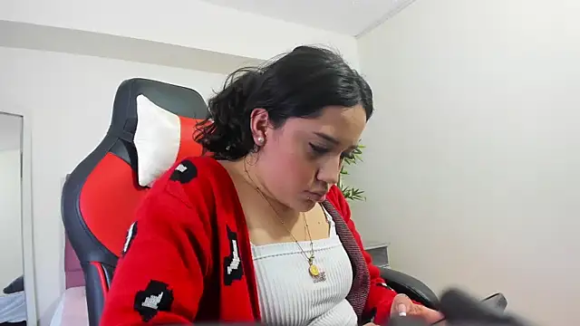 Snapshot of Miiarouse__ chatting on June 21, 2026, 4:07 am Miiarouse online show from June 21, 2026, 4:07 am