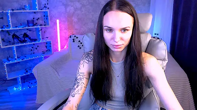 NicoleMerz online show from July 8, 2026, 7:14 pm