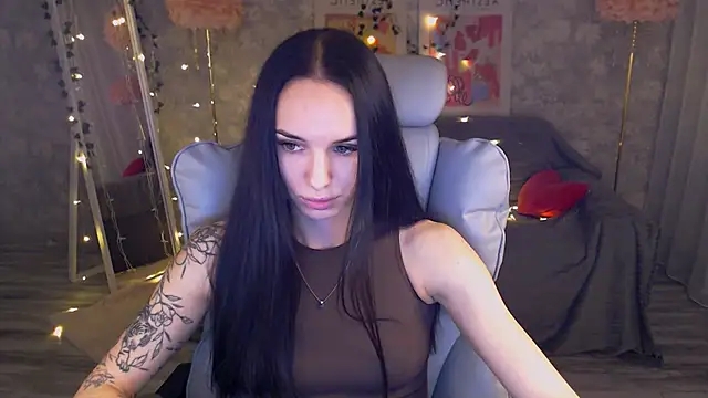 NicoleMerz online show from June 27, 2026, 6:14 pm