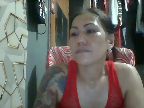 Snapshot of pinayheartaker chatting on June 1, 2026, 12:27 pm pinayheartaker online show from June 1, 2026, 12:27 pm