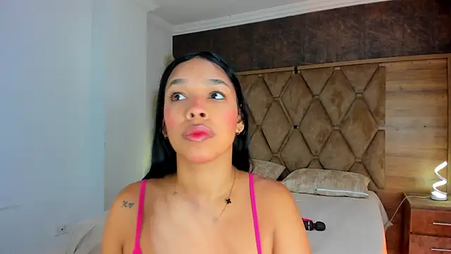 Snapshot of ThaliaHall_1 chatting on June 6, 2026, 11:15 am ThaliaHall 1 online show from June 6, 2026, 11:15 am
