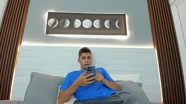 Snapshot of Mauro_boy chatting on July 6, 2026, 7:05 pm Mauro boy online show from July 6, 2026, 7:05 pm