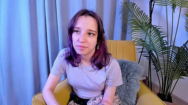 Snapshot of SierraDeliso chatting on May 31, 2026, 10:21 am SierraDeliso online show from May 31, 2026, 10:21 am