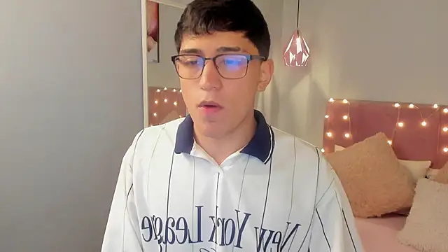 ryan valentino online show from July 10, 2026, 1:33 pm