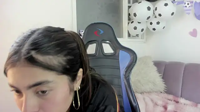 Snapshot of Noa_bunny_ chatting on July 7, 2026, 8:45 pm Noa bunny online show from July 7, 2026, 8:45 pm