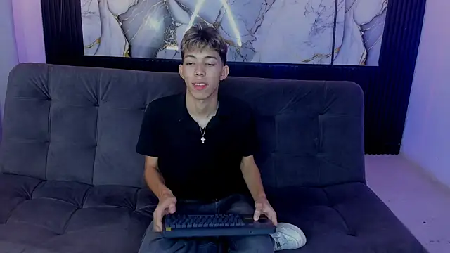 nico naughtyboy online show from June 1, 2026, 12:55 am