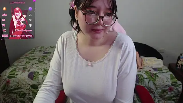 Snapshot of Hinata_kawaii chatting on June 8, 2026, 9:32 am Hinata kawaii online show from June 8, 2026, 9:32 am