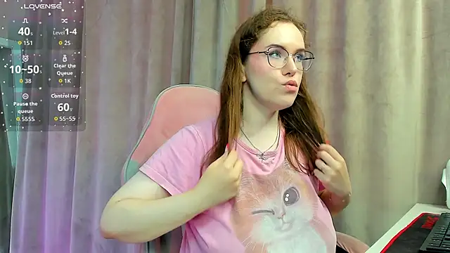 Snapshot of KristinaMay chatting on July 19, 2026, 2:09 am KristinaMay online show from July 19, 2026, 2:09 am