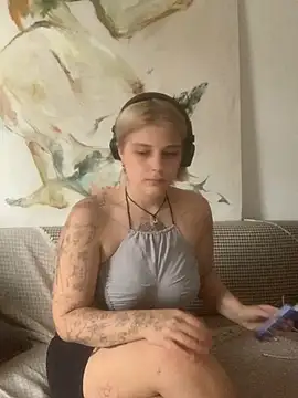 Snapshot of Ella_Bloom chatting on June 12, 2026, 9:51 am Ella Bloom online show from June 12, 2026, 9:51 am
