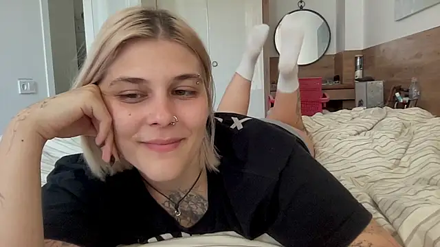 Snapshot of Ella_Bloom chatting on July 11, 2026, 10:04 am Ella Bloom online show from July 11, 2026, 10:04 am