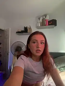 Snapshot of PoisonIvy_x chatting on June 4, 2026, 12:21 pm PoisonIvy x online show from June 4, 2026, 12:21 pm
