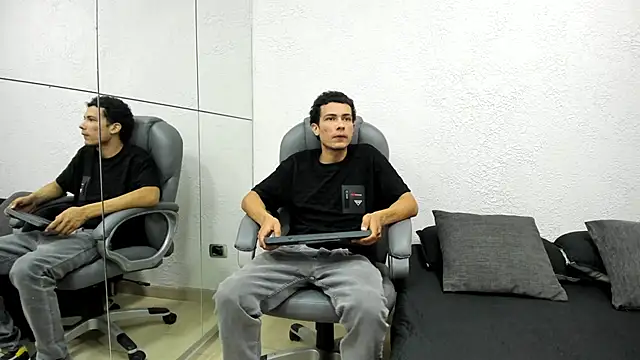 Elian Villa online show from June 3, 2026, 3:40 am