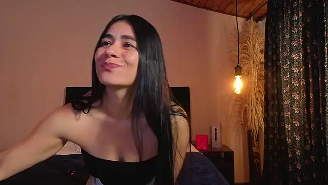 jackiie  online show from June 26, 2026, 1:06 pm