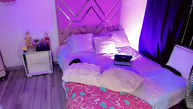 Snapshot of dayana_sweetx chatting on July 8, 2026, 7:31 am dayana sweetx online show from July 8, 2026, 7:31 am