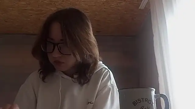Snapshot of OliviaMoment chatting on June 4, 2026, 9:58 am OliviaMoment online show from June 4, 2026, 9:58 am