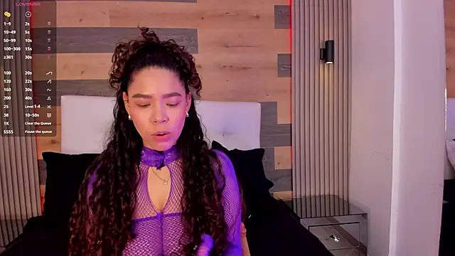 Snapshot of LarissaDesire chatting on July 9, 2026, 11:42 am LarissaDesire online show from July 9, 2026, 11:42 am